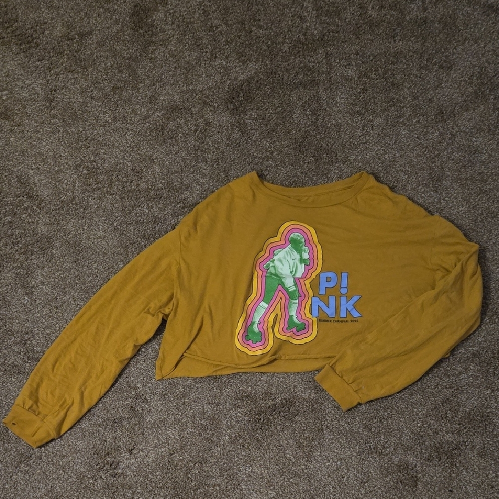 Graphic Long Sleeve Crop Top
